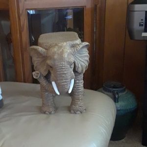 Elephant plant stand